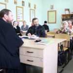 Преосвященный епископ Ванинский и Переяславский Савватий встретился с учащимися Воскресной школы для взрослых.