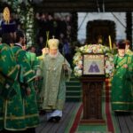 Епископ Ванинский и Переяславский Аристарх сослужил Святейшему Патриарху за Всенощным бдением в Свято-Троицкой Сергиевой Лавре