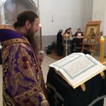 Епископ Савватий совершил Утреню с чтением 12 Страстных Евангелий