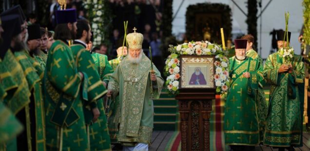 Епископ Ванинский и Переяславский Аристарх сослужил Святейшему Патриарху за Всенощным бдением в Свято-Троицкой Сергиевой Лавре