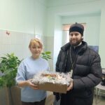 ВОСПИТАННИКИ ЦЕНТРА «СЭНКЭ» П. ВАНИНО ПОДГОТОВИЛИ ПОДАРКИ ДЛЯ ИНВАЛИДОВ