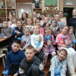 СВЯЩЕННОСЛУЖИТЕЛЬ ВСТРЕТИЛСЯ С УЧАСТНИКАМИ ВЫСТАВКИ «СВЕТ РОЖДЕСТВА ХРИСТОВА»