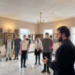 СВЯЩЕННОСЛУЖИТЕЛЬ ПРОВЕЛ ЭКСКУРСИЮ ДЛЯ ШКОЛЬНИКОВ В ДУХОВНО-ПРОСВЕТИТЕЛЬСКОМ ЦЕНТРЕ ВАНИНСКОЙ ЕПАРХИИ
