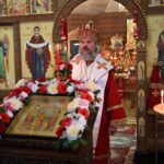 ГЛАВА ВАНИНСКОЙ ЕПАРХИИ СОВЕРШИЛ ПАСХАЛЬНОЕ БОГОСЛУЖЕНИЕ